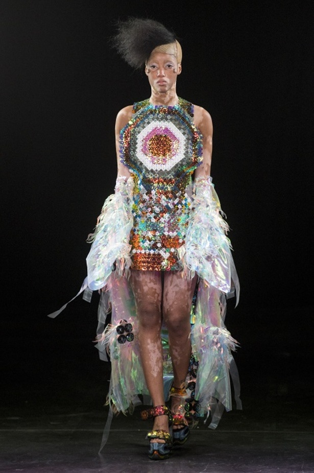 تصاميم صاخبة في مجموعة Yuima Nakazato لربيع وصيف 2017