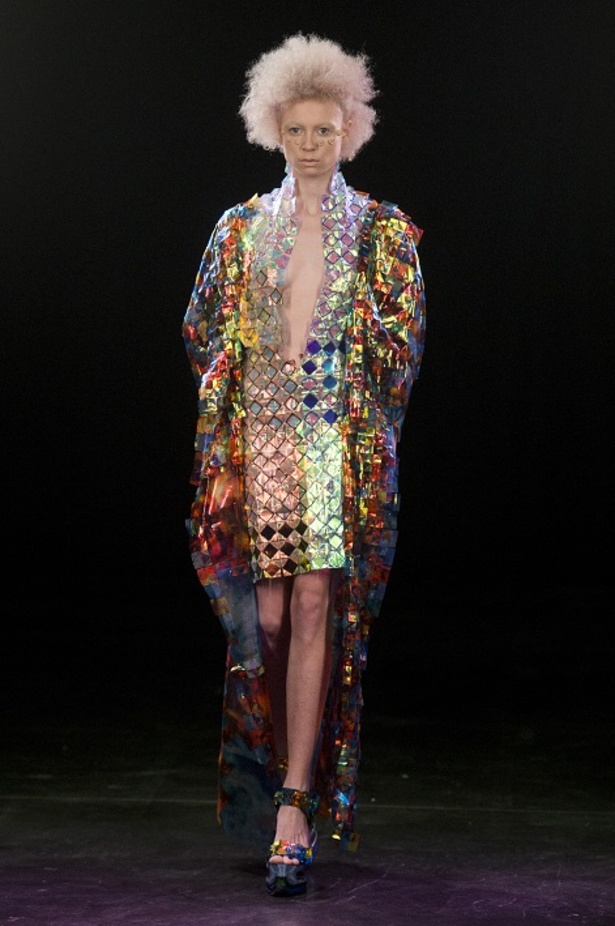 تصاميم صاخبة في مجموعة Yuima Nakazato لربيع وصيف 2017