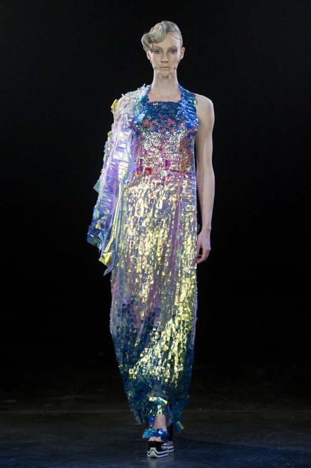 تصاميم صاخبة في مجموعة Yuima Nakazato لربيع وصيف 2017