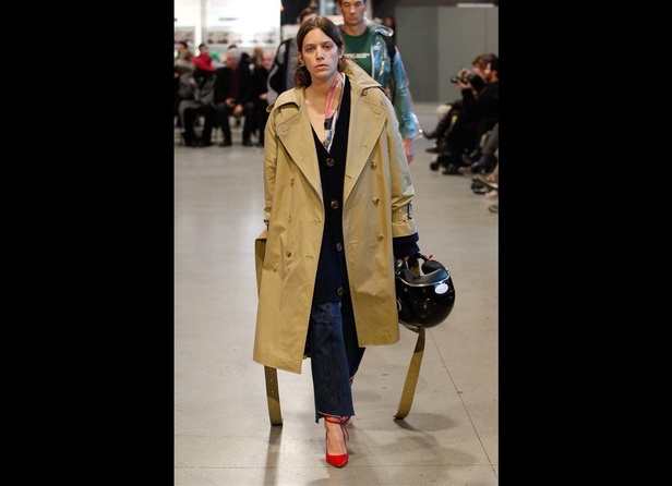 رسالة مبتكرة في مجموعة Vetements الجديدة !