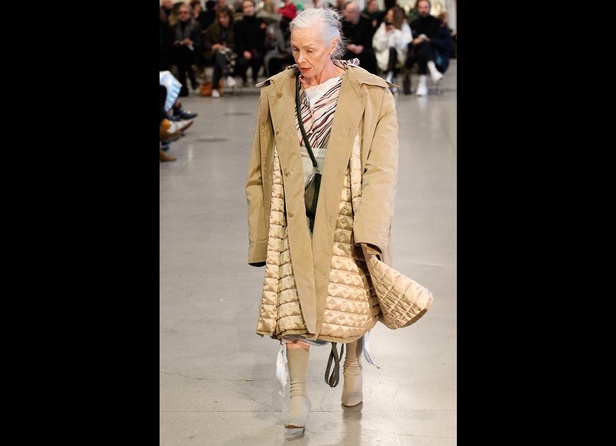 رسالة مبتكرة في مجموعة Vetements الجديدة !