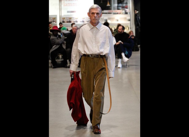 رسالة مبتكرة في مجموعة Vetements الجديدة !