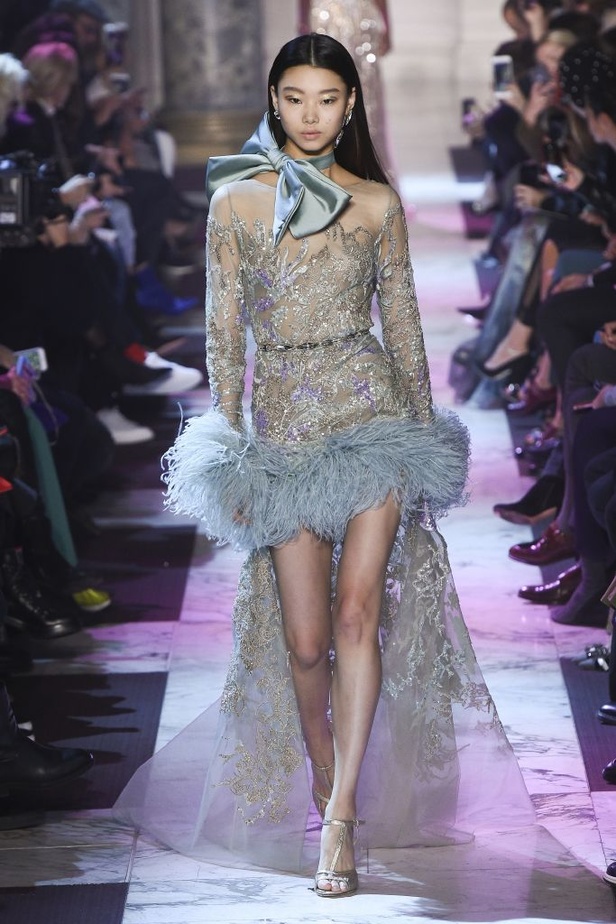 ايلي صعب يحتفل بالحياة في مجموعته لربيع وصيف 2018