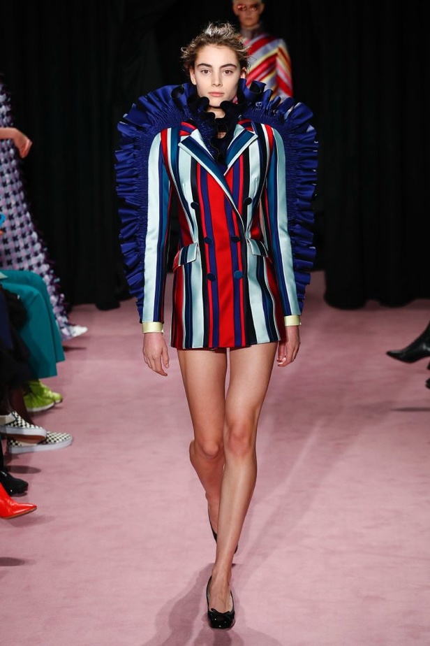 مجموعة فيكتور أند رولف للهوت كوتور لربيع و صيف 2018