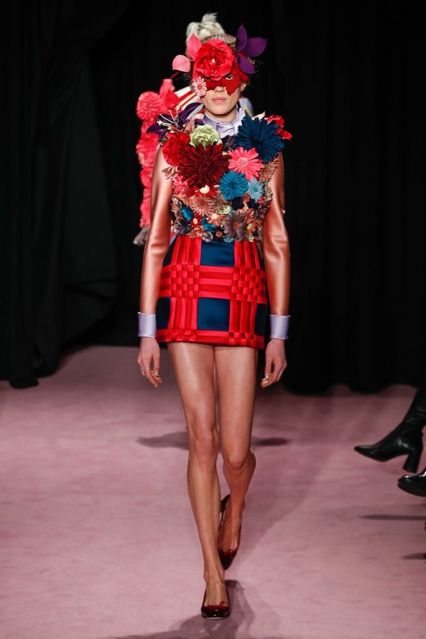 مجموعة فيكتور أند رولف للهوت كوتور لربيع و صيف 2018