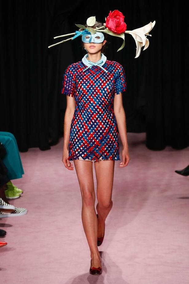 مجموعة فيكتور أند رولف للهوت كوتور لربيع و صيف 2018