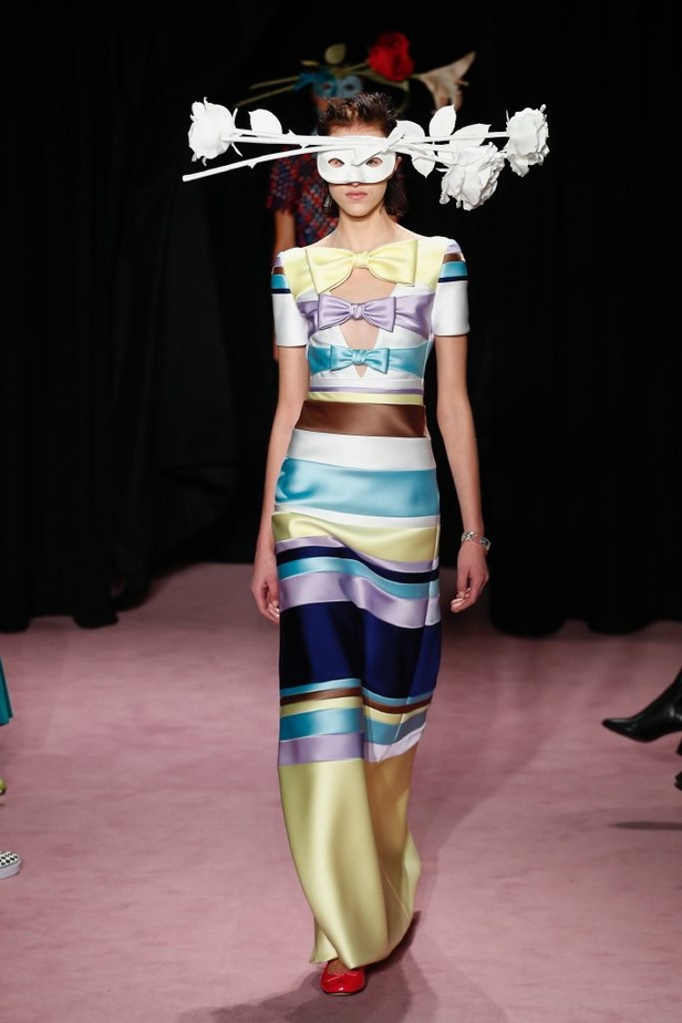 مجموعة فيكتور أند رولف للهوت كوتور لربيع و صيف 2018