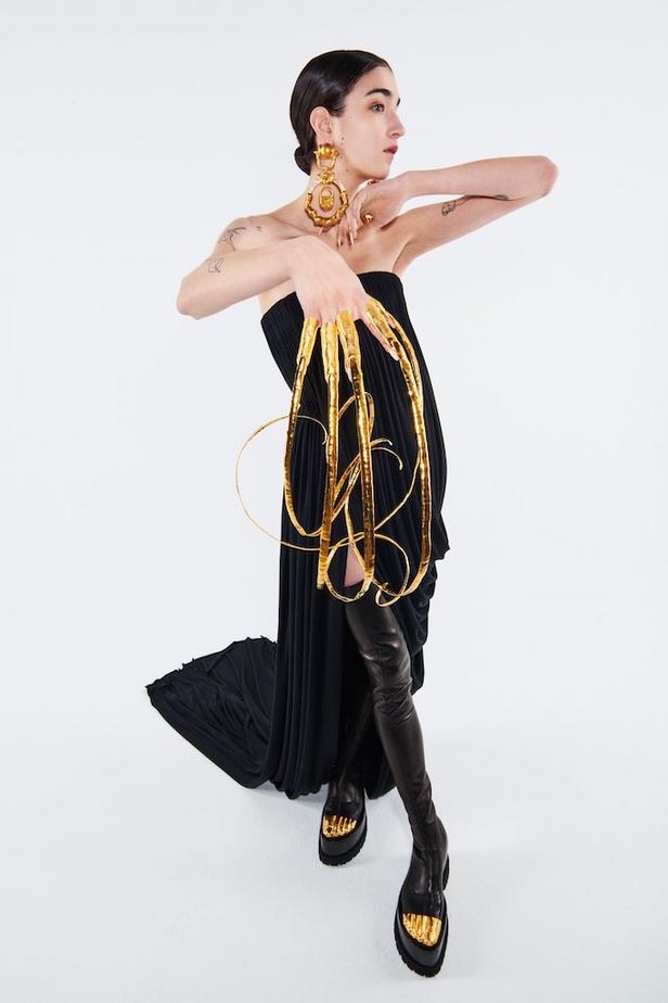 عرض ازياء سكياباريلي الهوت كوتور لربيع وصيف 2021