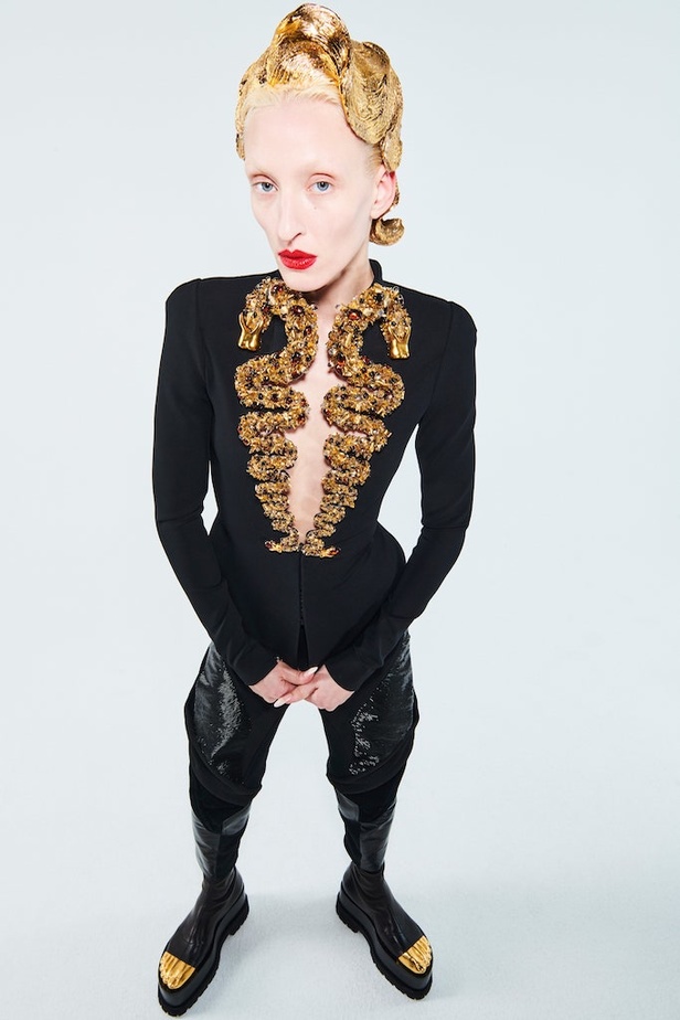 عرض ازياء سكياباريلي الهوت كوتور لربيع وصيف 2021