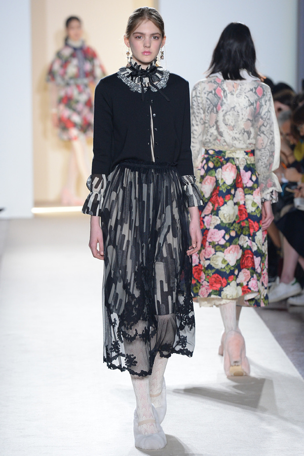 عرض بلوغيرل لخريف وشتاء 2016-2017