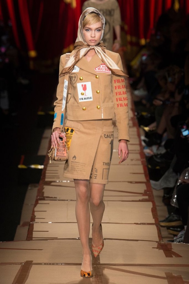 مجموعة "موسكينو" لموسم خريف وشتاء 2017-2018