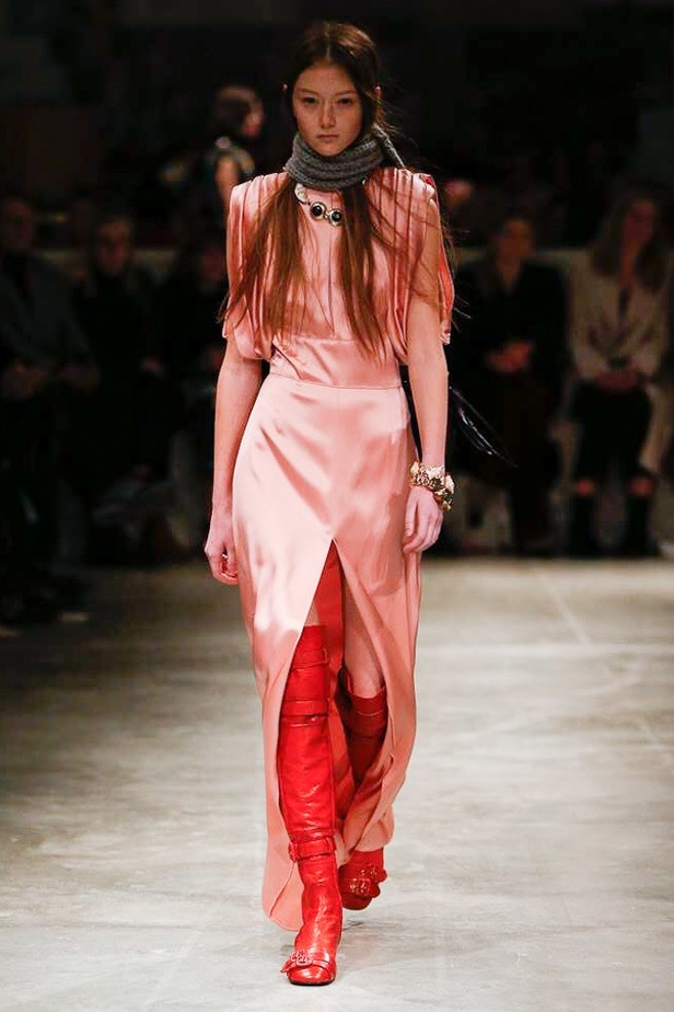 عرض أزياء Prada لخريف ٢٠١٧ !