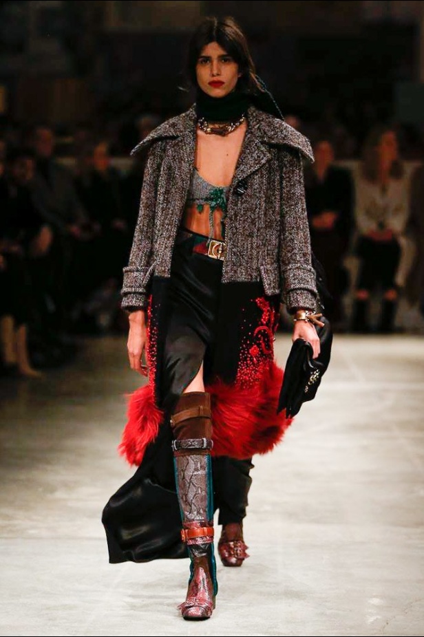 عرض أزياء Prada لخريف ٢٠١٧ !