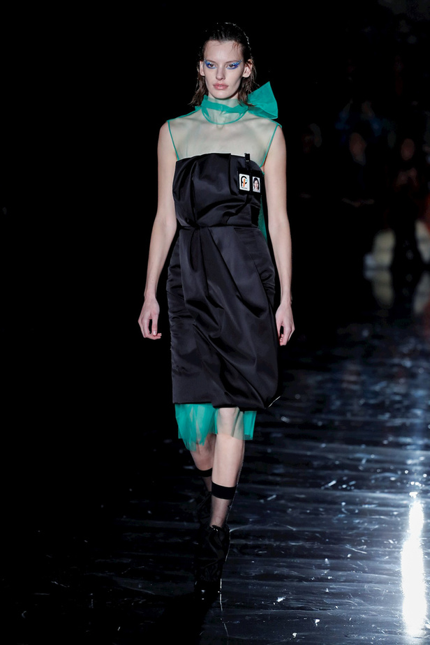 عرض ازياء برادا لخريف وشتاء 2018