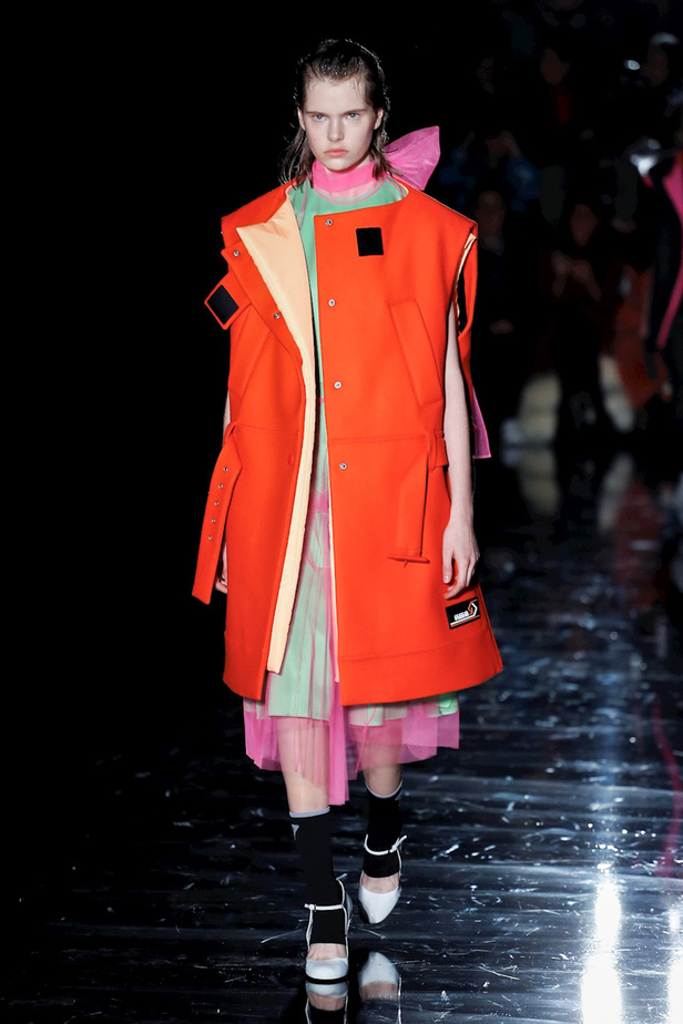 عرض ازياء برادا لخريف وشتاء 2018