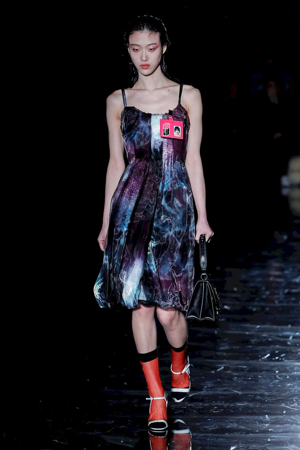 عرض ازياء برادا لخريف وشتاء 2018