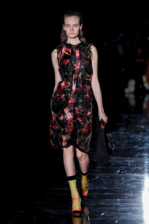 عرض ازياء برادا لخريف وشتاء 2018