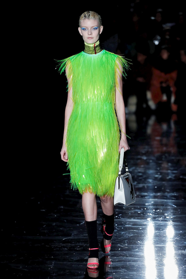 عرض ازياء برادا لخريف وشتاء 2018