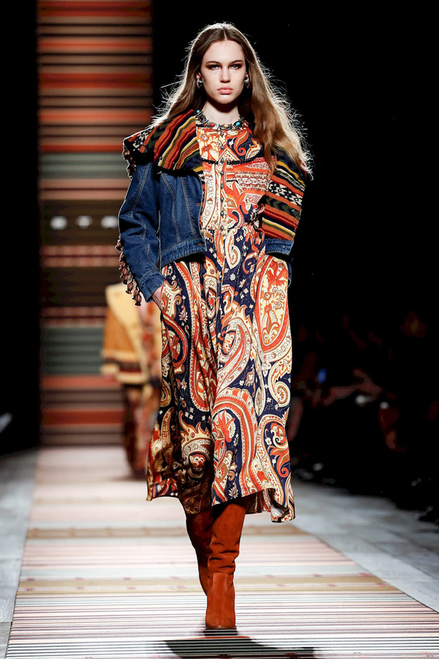 عرض ازياء ايترو لخريف وشتاء 2018