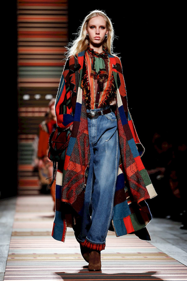 عرض ازياء ايترو لخريف وشتاء 2018