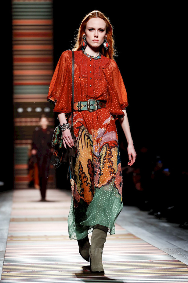 عرض ازياء ايترو لخريف وشتاء 2018