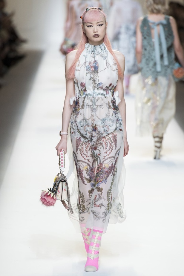 مجموعة فندي لموسم ربيع وصيف 2017