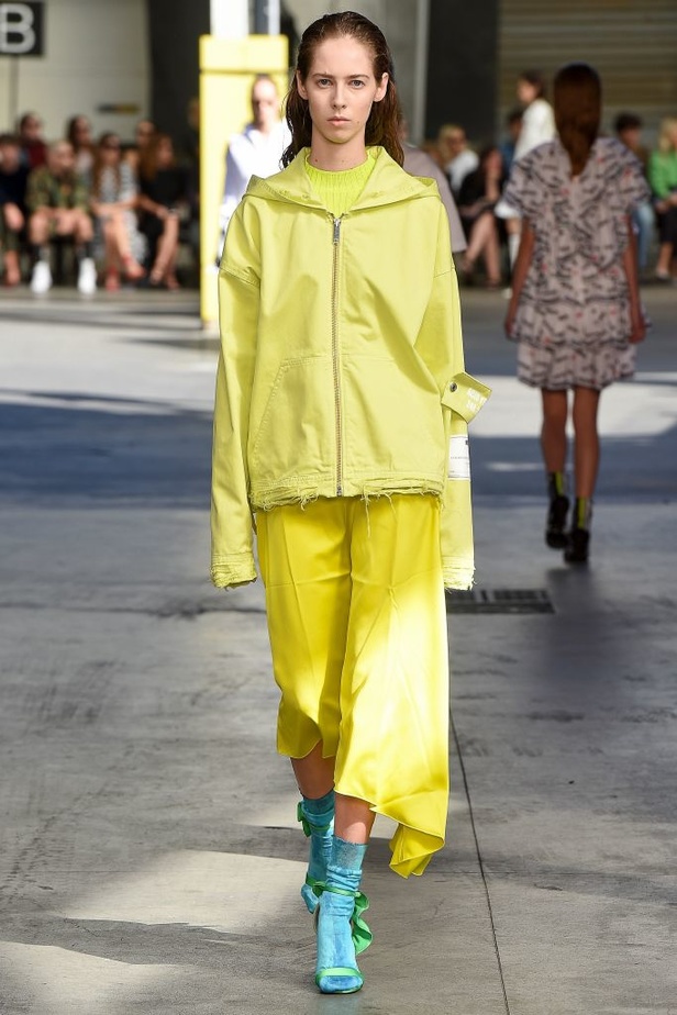 عرض أزياء MSGM لموسمي ربيع وصيف 2018 !