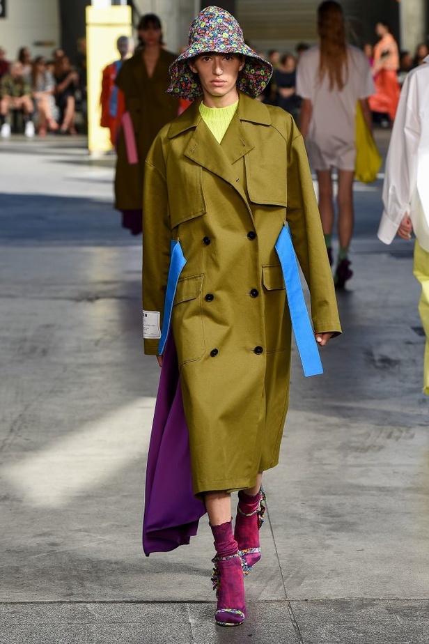 عرض أزياء MSGM لموسمي ربيع وصيف 2018 !