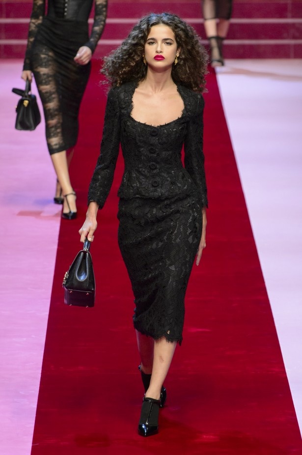 Dolce & Gabbana تجسّد الحبّ والجمّال في مجموعتها لربيع وصيف 2018 