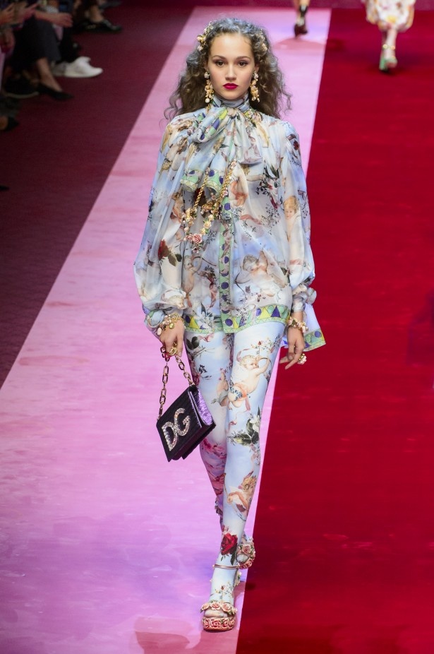 Dolce & Gabbana تجسّد الحبّ والجمّال في مجموعتها لربيع وصيف 2018 