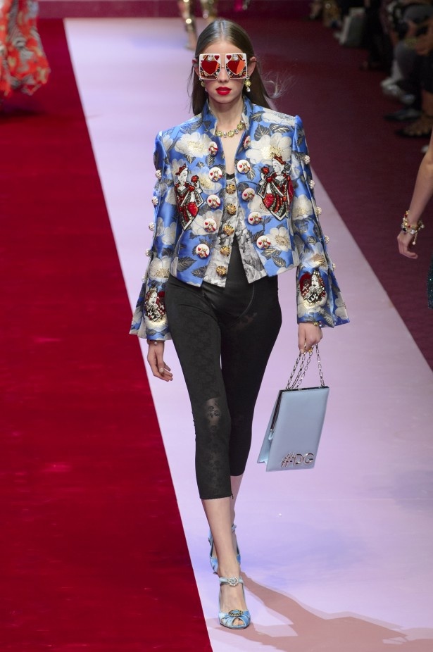 Dolce & Gabbana تجسّد الحبّ والجمّال في مجموعتها لربيع وصيف 2018 