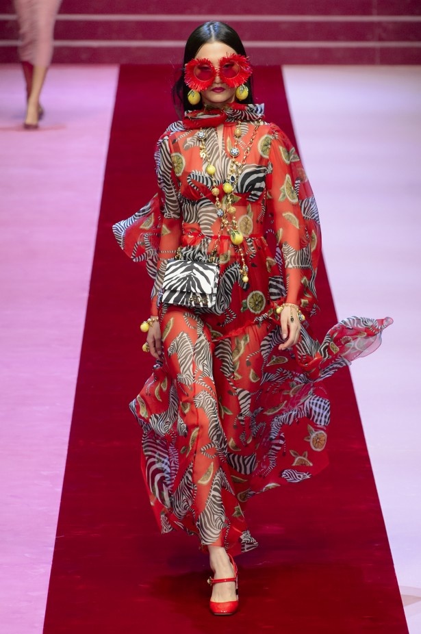 Dolce & Gabbana تجسّد الحبّ والجمّال في مجموعتها لربيع وصيف 2018 