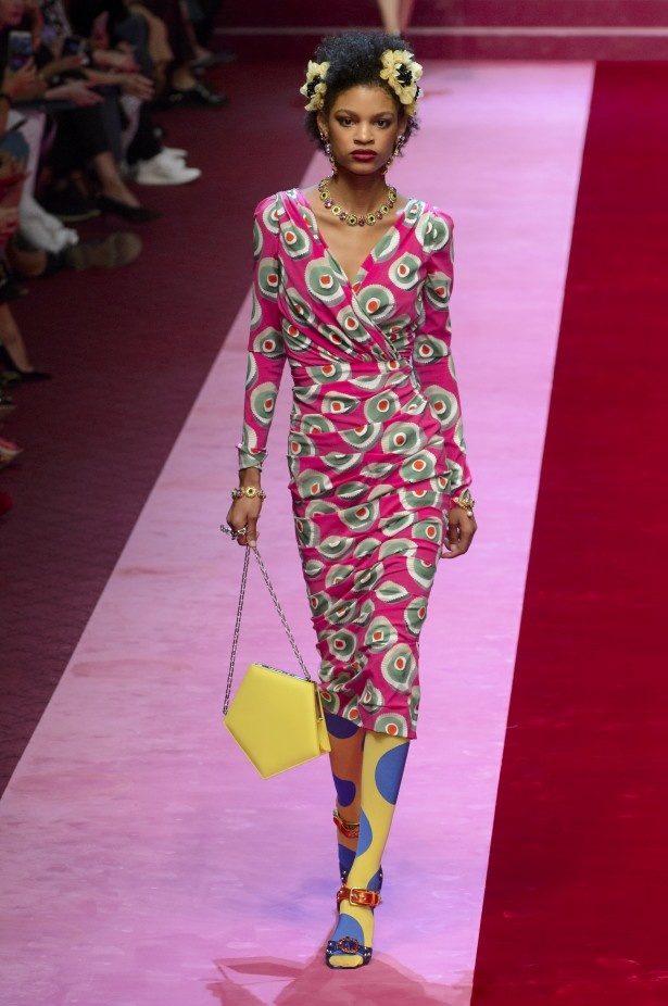 Dolce & Gabbana تجسّد الحبّ والجمّال في مجموعتها لربيع وصيف 2018 