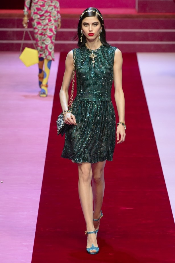 Dolce & Gabbana تجسّد الحبّ والجمّال في مجموعتها لربيع وصيف 2018 