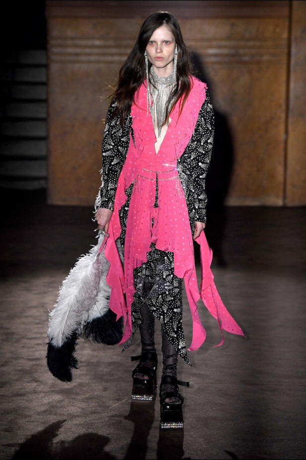 مجموعة مبتكرة من Gucci لربيع وصيف 2019 