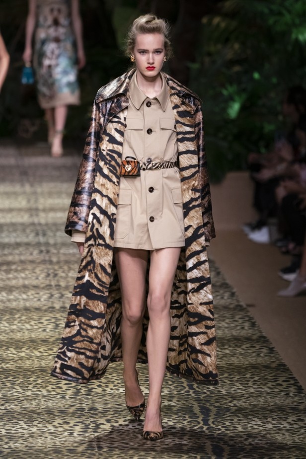 تصاميم عكست الألوان والمرح في عرض Dolce & Gabbana