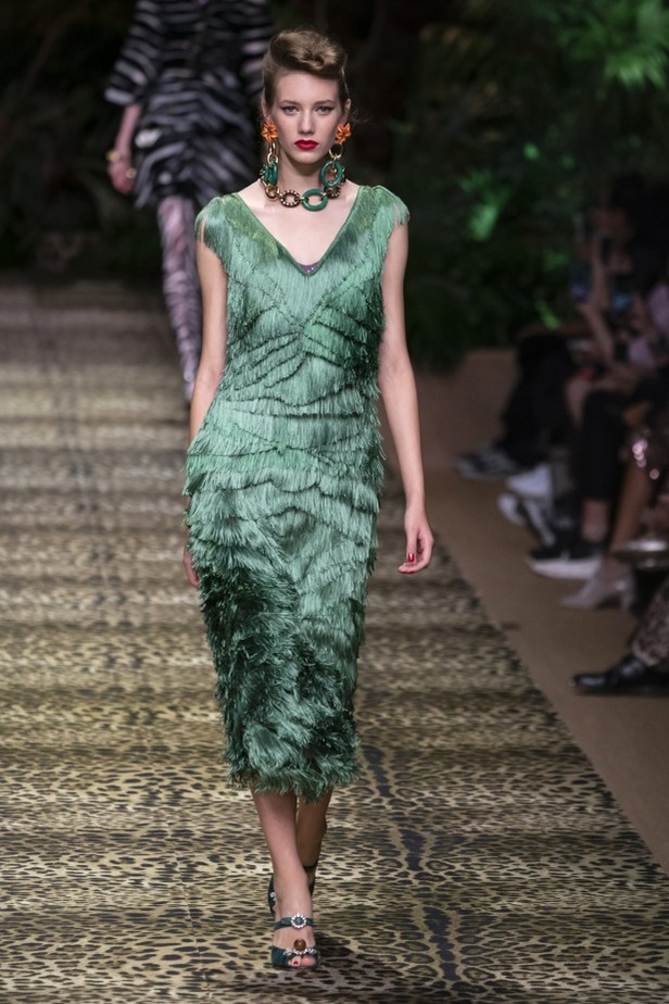 تصاميم عكست الألوان والمرح في عرض Dolce & Gabbana