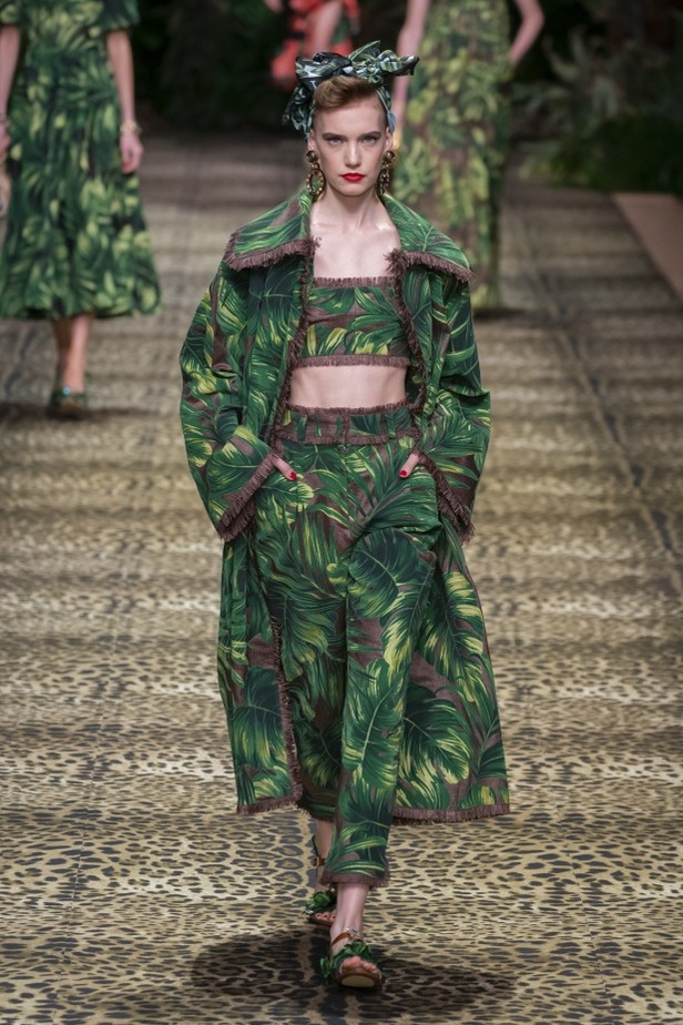 تصاميم عكست الألوان والمرح في عرض Dolce & Gabbana