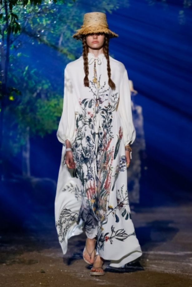 اسبوع الموضة في باريس 2019 ازياء MAISON DIOR الفاخرة لربيع وصيف 2020