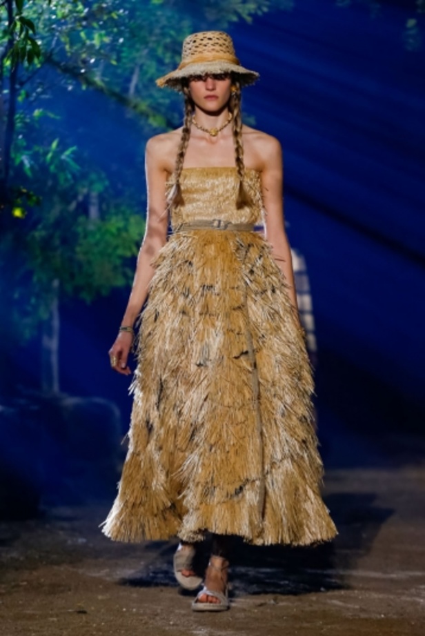 اسبوع الموضة في باريس 2019 ازياء MAISON DIOR الفاخرة لربيع وصيف 2020