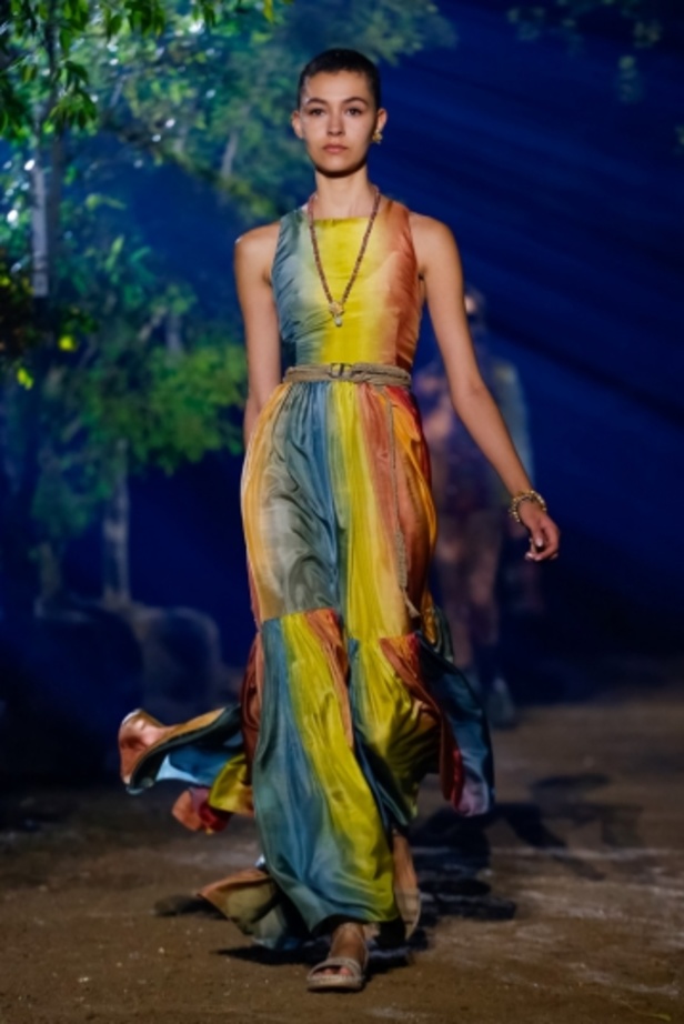 اسبوع الموضة في باريس 2019 ازياء MAISON DIOR الفاخرة لربيع وصيف 2020