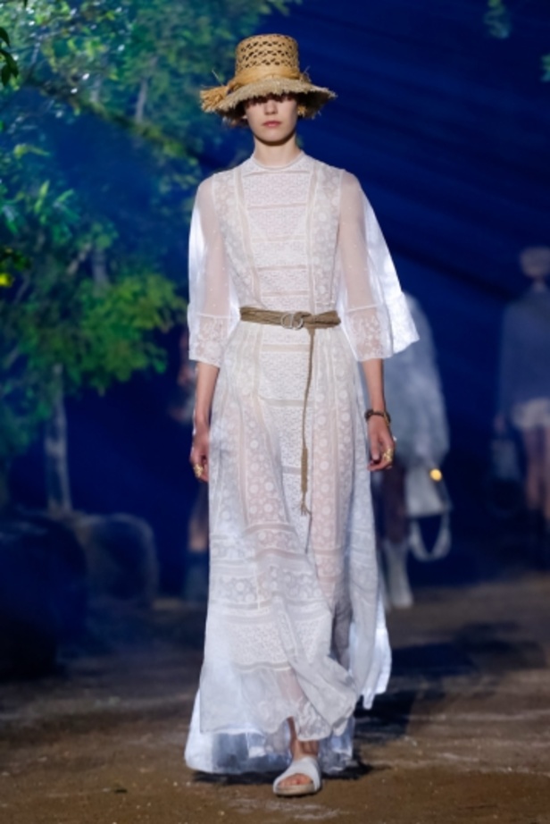 اسبوع الموضة في باريس 2019 ازياء MAISON DIOR الفاخرة لربيع وصيف 2020