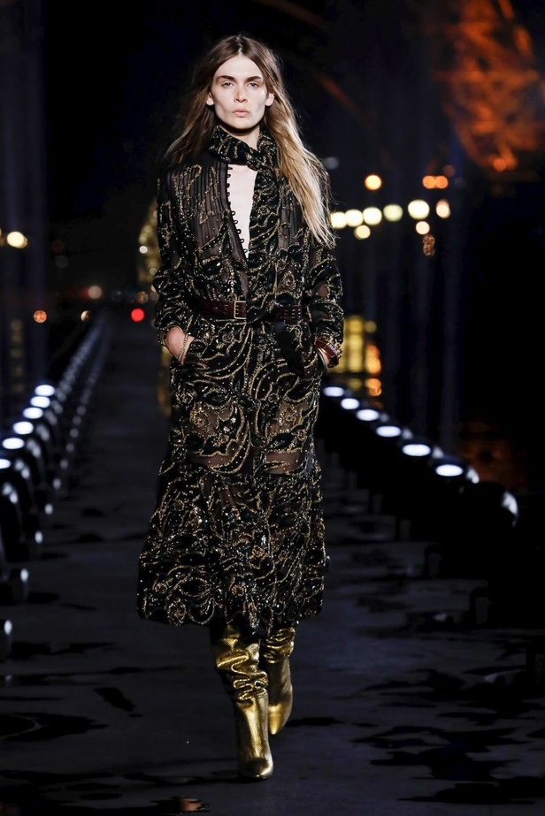 اسبوع الموضة في باريس 2019 مجموعة SAINT LAURENT لربيع وصيف 2020