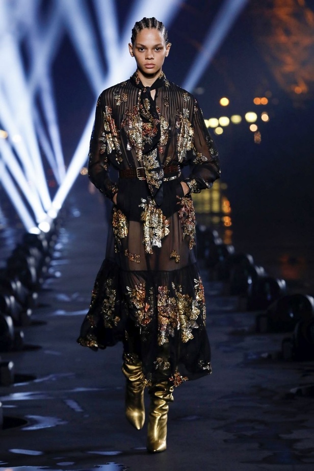 اسبوع الموضة في باريس 2019 مجموعة SAINT LAURENT لربيع وصيف 2020