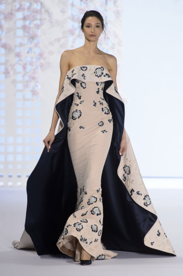 عرض "رالف أند روسو" للأزياء الفاخرة لربيع وصيف 2016