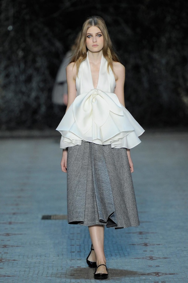 عرض Dice Kayek للأزياء الفاخرة لربيع وصيف 2016