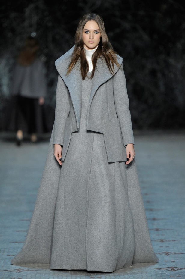 عرض Dice Kayek للأزياء الفاخرة لربيع وصيف 2016