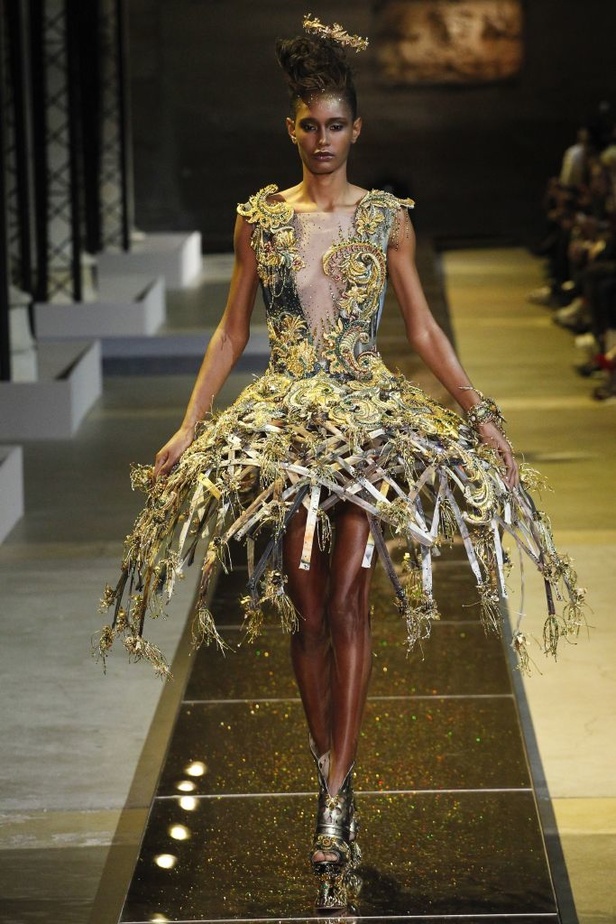 مجموعة  Guo Pei للأزياء الفاخرة لربيع وصيف 2017!