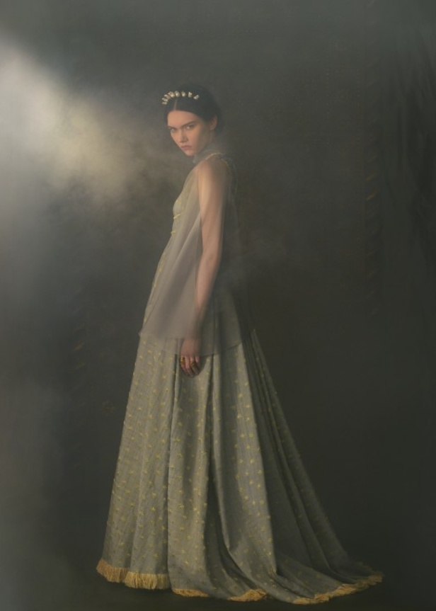 عرض أزياء ديور الهوت كوتور لربيع وصيف 2021 ضمن أسبوع الموضة في باريس