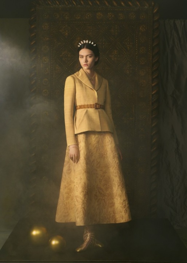 عرض أزياء ديور الهوت كوتور لربيع وصيف 2021 ضمن أسبوع الموضة في باريس